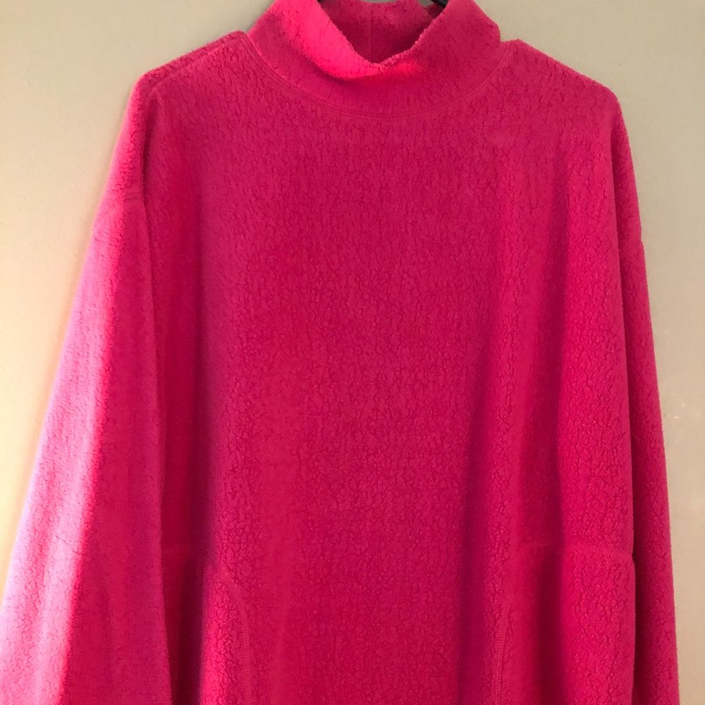 Style Studio women's fleece top Size Medium